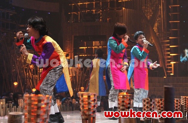 Gambar Foto Penampilan Coboy Junior di Hut Global TV ke-10