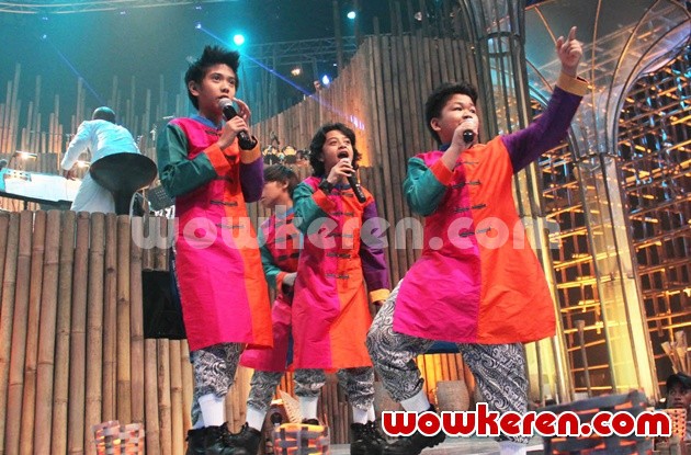 Gambar Foto Penampilan Coboy Junior di Hut Global TV ke-10