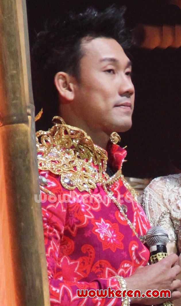 Gambar Foto Penampilan Denny Sumargo di HUT Global TV ke-10