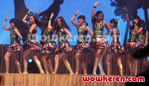 Gambar Foto Penampilan JKT48 di Hut Global TV ke-10