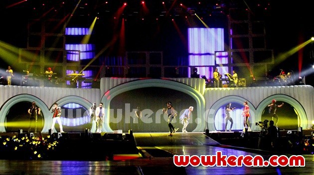 Gambar Foto Aksi Big Bang Diatas Panggung