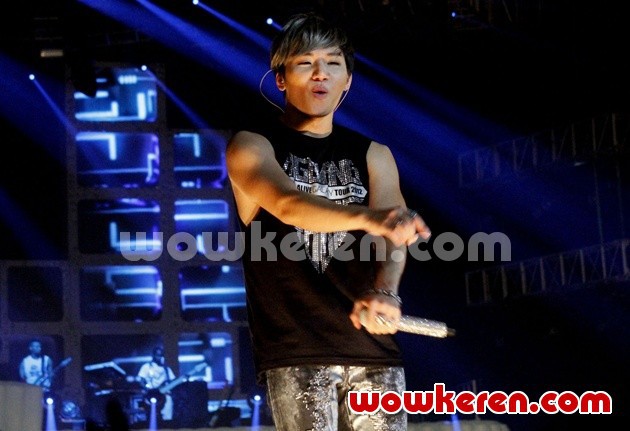 Gambar Foto Penampilan Daesung Saat Konser