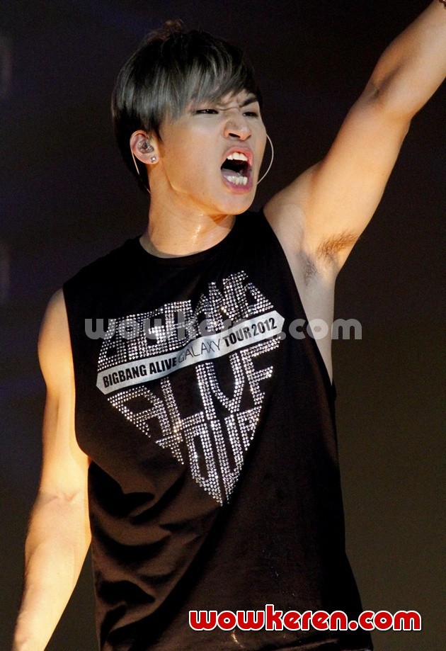 Gambar Foto Penampilan Daesung Saat Konser