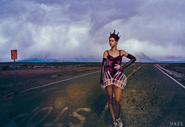 Gambar Foto Rihanna di Majalah Vogue Edisi November 2012
