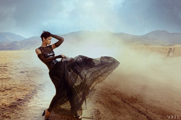 Gambar Foto Rihanna di Majalah Vogue Edisi November 2012