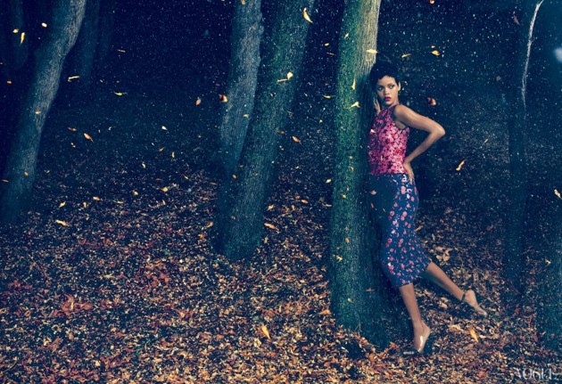 Gambar Foto Rihanna di Majalah Vogue Edisi November 2012