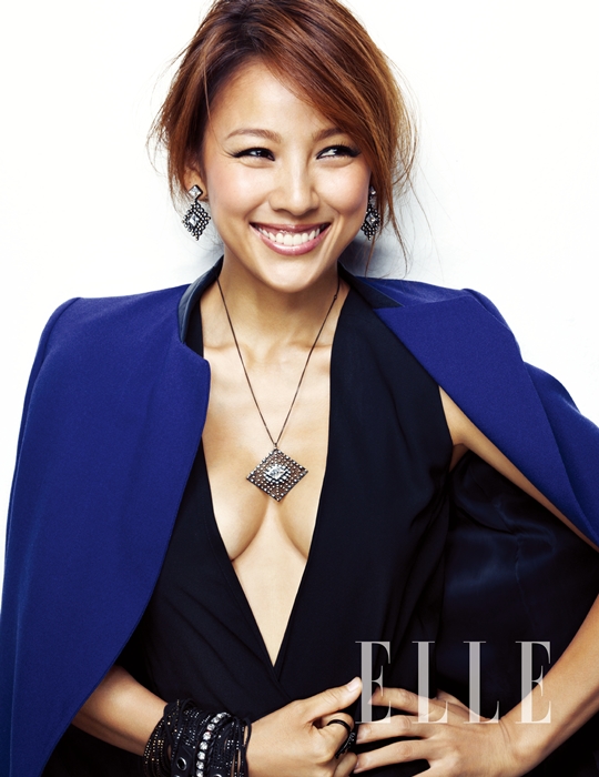 Gambar Foto Lee Hyori di Majalah Elle Edisi November 2012