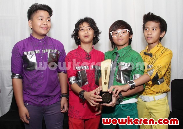 Gambar Foto Coboy Junior Raih Penghargaan Rissing Star of The Year 2012