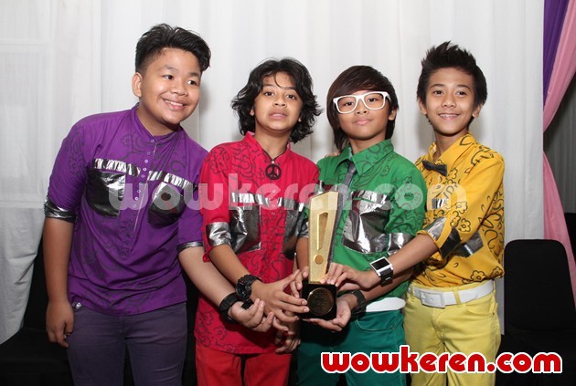 Gambar Foto Coboy Junior Raih Penghargaan Rissing Star of The Year 2012