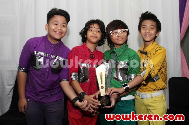 Gambar Foto Coboy Junior Raih Penghargaan Rissing Star of The Year 2012