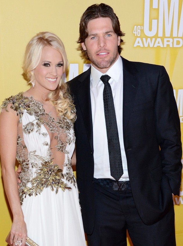 Gambar Foto Carrie Underwood dan Mike Fisher di Red Carpet CMA Awards 2012