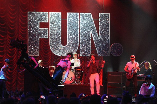 Gambar Foto Penampilan Fun di MTV EMA 2012