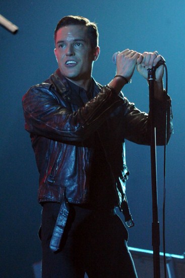 Gambar Foto Penampilan The Killers di MTV EMA 2012