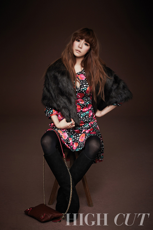 Gambar Foto Tiffany Girls' Generation di Majalah High Cut Edisi November 2012