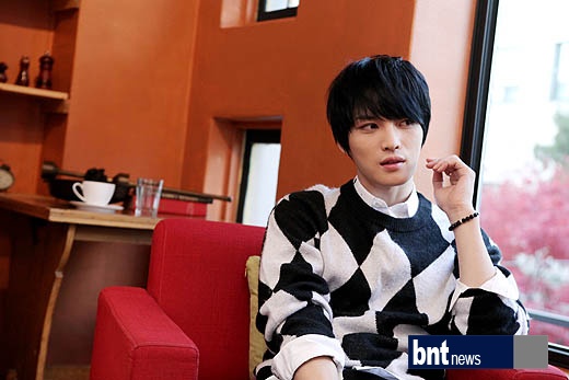 Gambar Foto Hero Jaejoong Saat Wawancara dengan bntNews