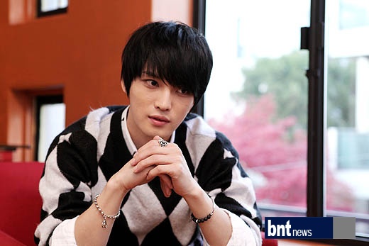 Gambar Foto Hero Jaejoong Saat Wawancara dengan bntNews