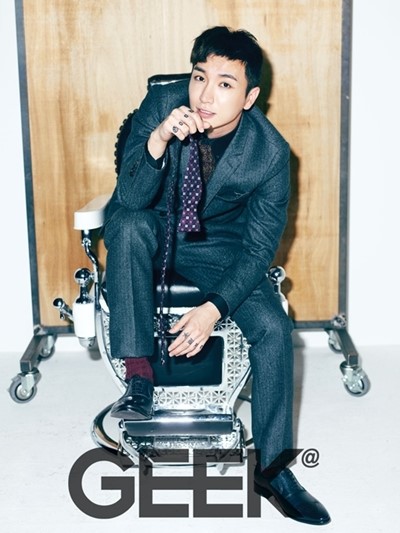 Gambar Foto Leeteuk Super Junior di Majalah Geek Edisi November 2012