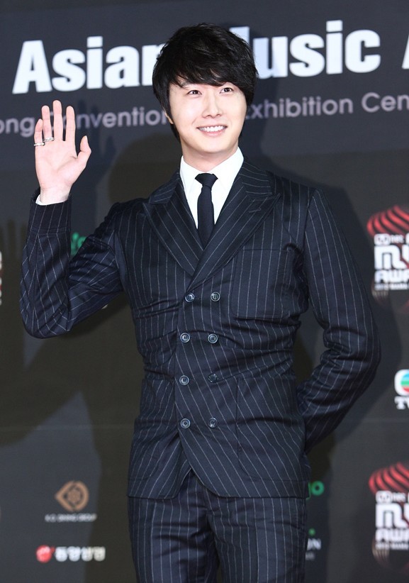 Gambar Foto Jung Il Woo di Mnet Asian Music Awards 2012