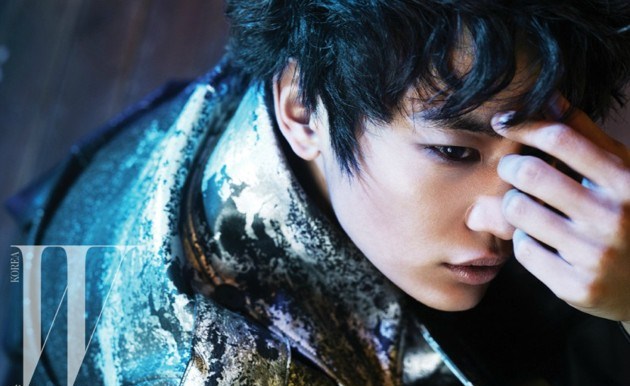 Gambar Foto Minho SHINee di Majalah W Korea Edisi Desember 2012