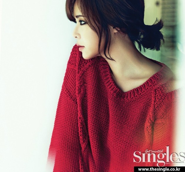 Gambar Foto Hwang Jung Eum di Majalah Singles Edisi Desember 2012