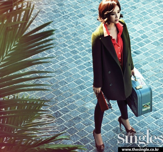 Gambar Foto Hwang Jung Eum di Majalah Singles Edisi Desember 2012