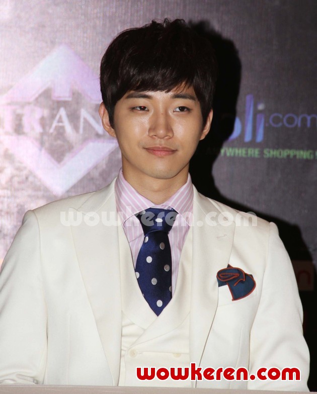 Gambar Foto Junho 2PM Saat Jumpa Pers 'What Time Is It 2PM Live Tour In Jakarta'
