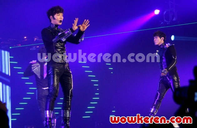 Gambar Foto Junho 2PM di Konser 'What Time Is It Live Tour In Jakarta'