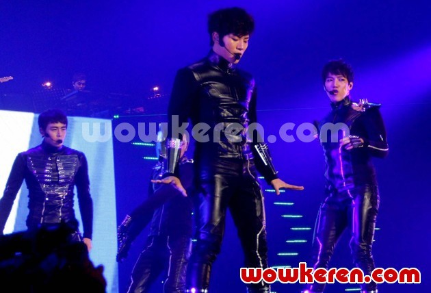 Gambar Foto Junho 2PM di Konser 'What Time Is It Live Tour In Jakarta'