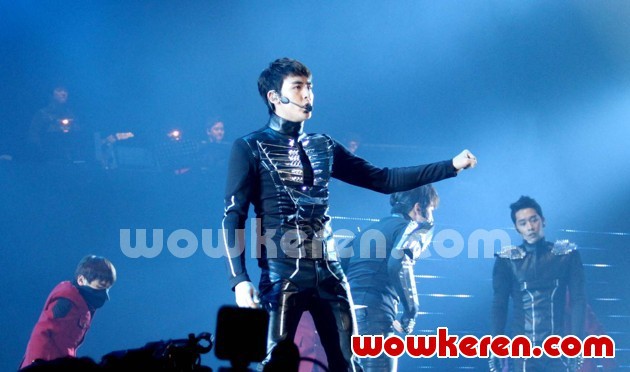 Gambar Foto Penampilan Nichkhun 2PM di Konser 'What Time Is It Live Tour In Jakarta'