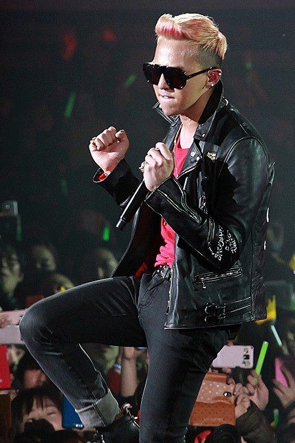Gambar Foto Penampilan G-Dragon di Konser GMarket 'StayG4'