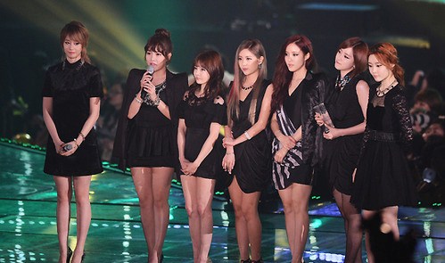Gambar Foto T-ara Raih Piala Top 10 Awards Melon Music Awards 2012
