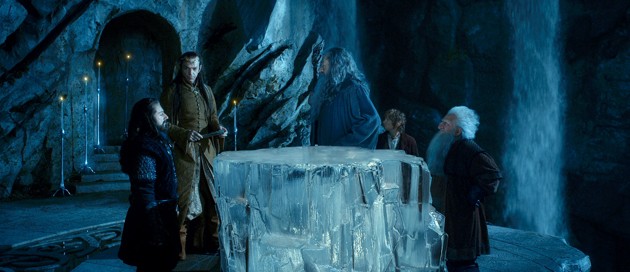 Gambar Foto Bilbo Baggins dan Teman-temannya Mengelilingi Meja Es