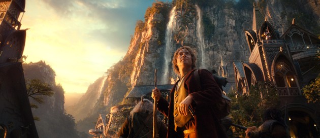 Gambar Foto Bilbo Baggins di Tengah Kota