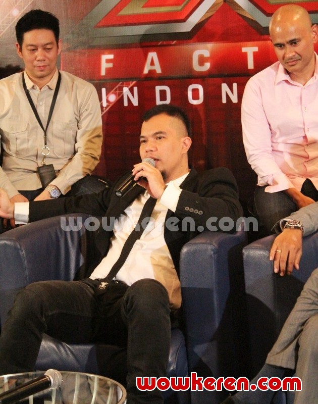 Gambar Foto Ahmad Dhani Saat Jumpa Pers Program 'X Factor Indonesia'