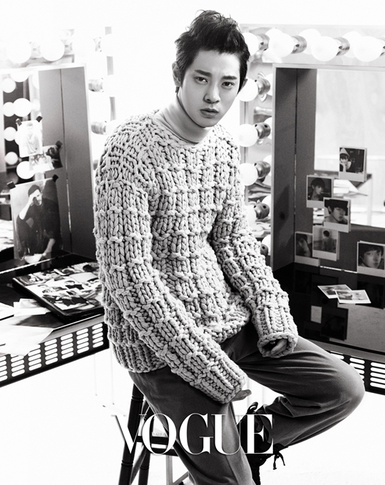 Gambar Foto Jung Joon Young di Majalah Vogue Edisi Januari 2013