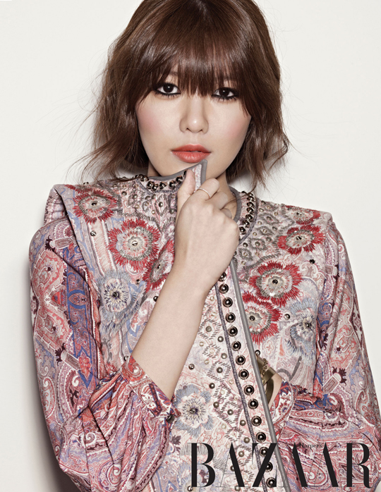 Gambar Foto Sooyoung Girls' Generation di Majalah Harper's Bazaar Edisi Januari 2013