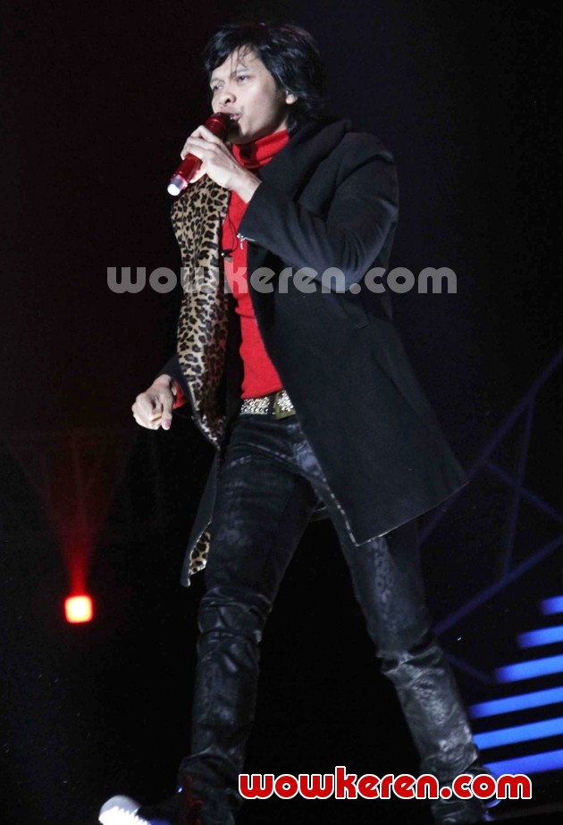 Gambar Foto Penampilan Gigi di Konser HUT Indosiar ke-18