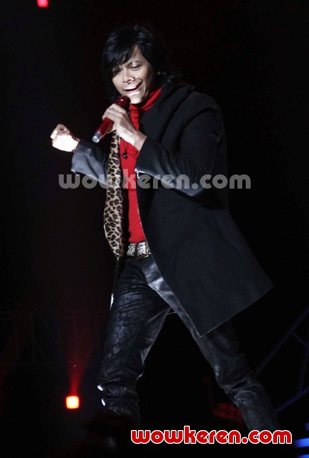 Gambar Foto Penampilan Gigi di Konser HUT Indosiar ke-18