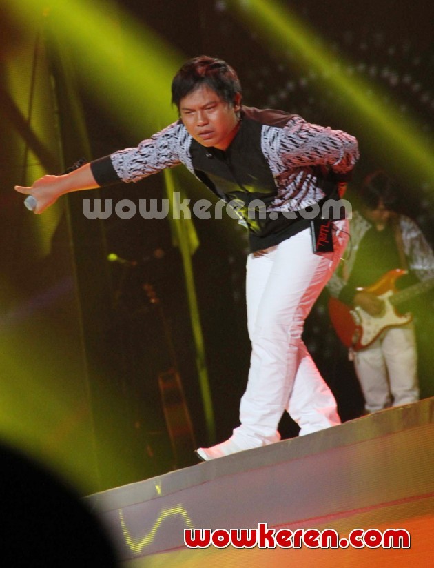 Gambar Foto Penampilan Wali di Konser HUT Indosiar ke-18