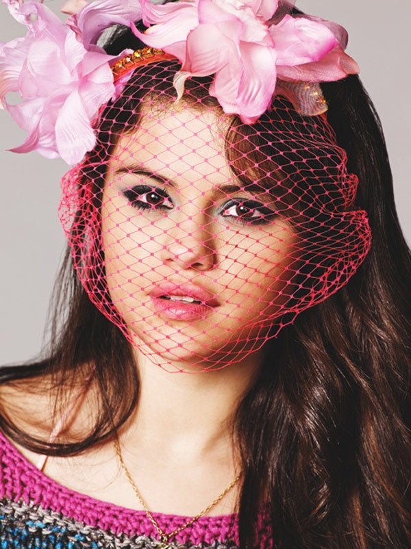 Gambar Foto Selena Gomez ni Majalah NYLON Edisi Februari 2013