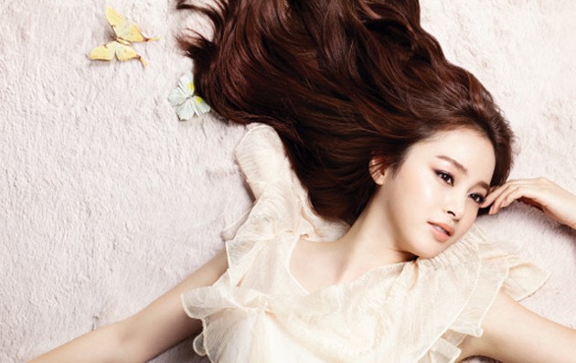 Gambar Foto Kim Tae Hee di Majalah Marie Claire Edisi Januari 2013