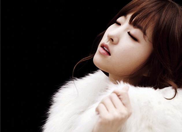 Gambar Foto Park Bo Young di Majalah Esquire Korea Edisi Januari 2013