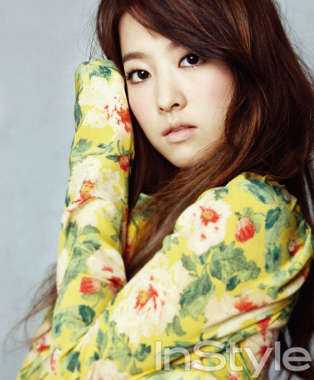 Gambar Foto Park Bo Young di Majalah InStyle Edisi Januari 2013