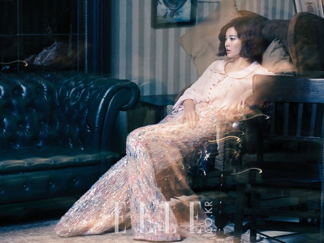 Gambar Foto Song Hye Kyo di Majalah Elle Edisi Januari 2013