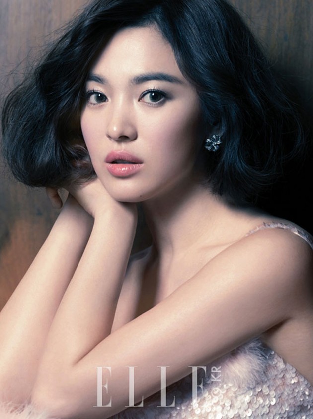 Gambar Foto Song Hye Kyo di Majalah Elle Edisi Januari 2013