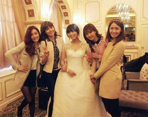 Gambar Foto Girls' Generation Hadir di Pernikahan Sunye Wonder Girls dan James Park
