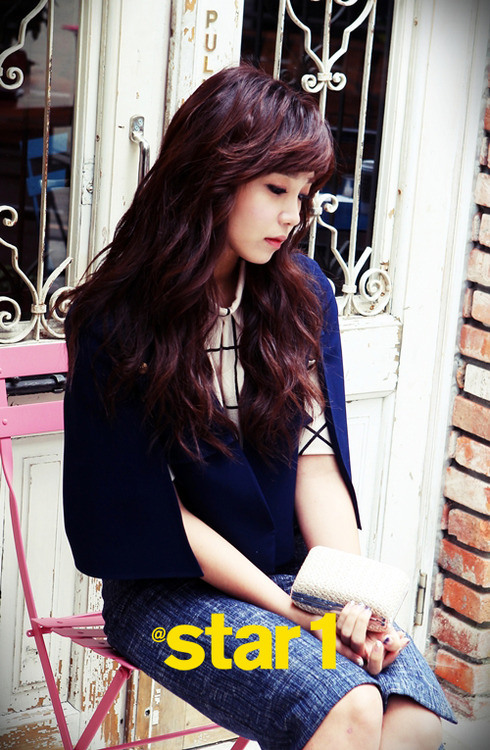 Gambar Foto Eun Ji A Pink di Majalah @Star1