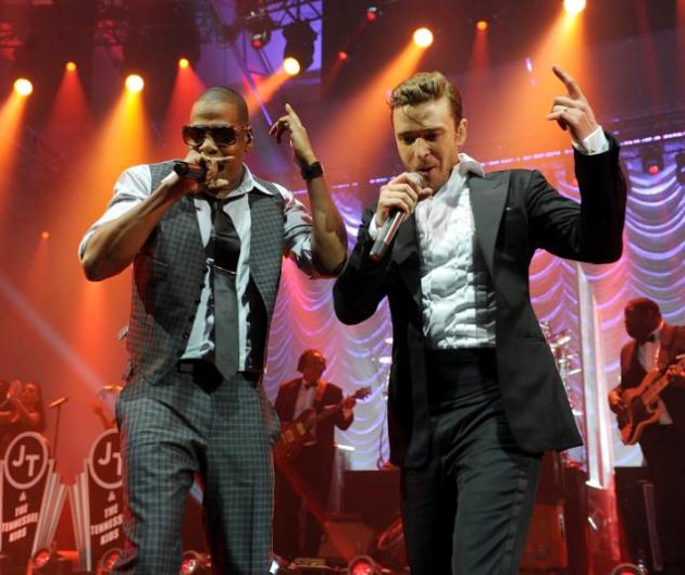 Gambar Foto Justin Timberlake dan Jay-Z Bawakan Lagu 'Suit and Tie'