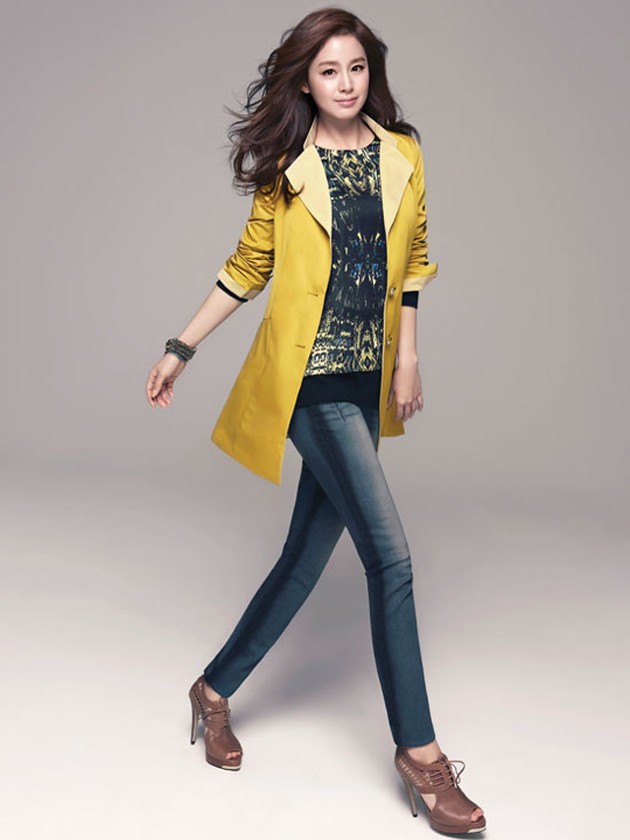 Gambar Foto Kim Tae Hee di Katalog Fashion ISABEY de PARIS