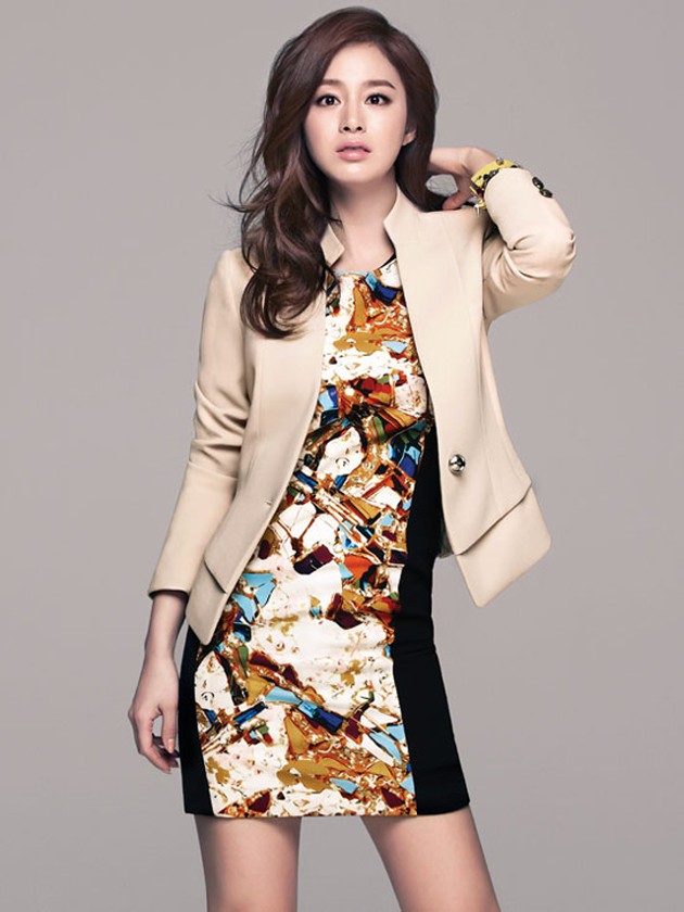 Gambar Foto Kim Tae Hee di Katalog Fashion ISABEY de PARIS